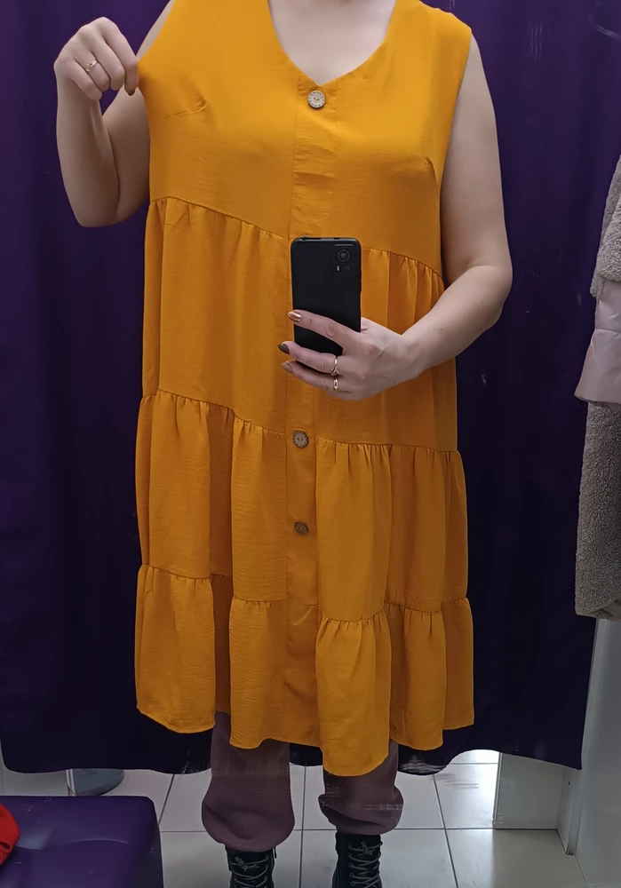 Заказала размер 48 на свой 48 и утонула в нём нужен  размер 44 или даже 42, сарафан заказывала бесплатный возврат, но почему-то всё равно за возврат содрали 100 руб, никем это дело не отслеживаеся, беспредел , если бы можно было подала бы в суд, потому что надоели отговорки что это делает торговая площадка или бла-бла-бла, просто достали со всего народа драть по 100 руб за возврат