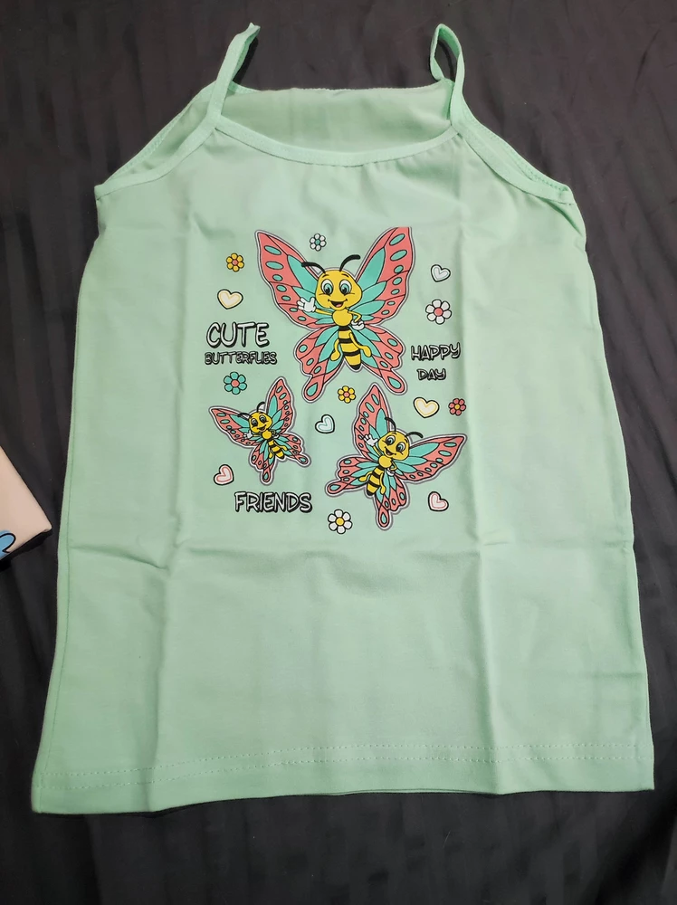 Приятная ткань, ровные швы, яркие рисунки
Дочке понравилось 
Рекомендую!