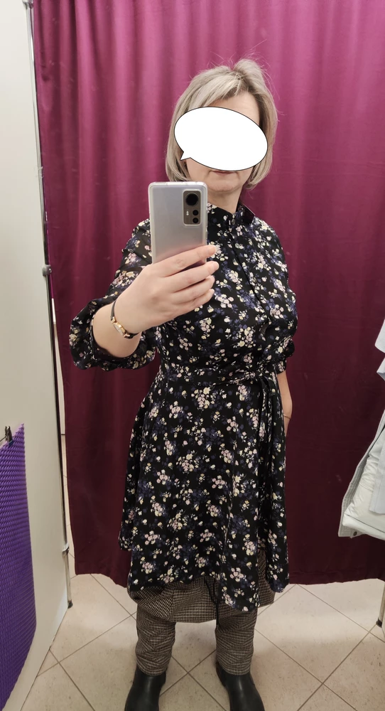 Платье понравилось, очень украшает, скрывает недостатки фигуры, но мне кажется немного маломерит в области груди. Заказывала 50 и 52 , хотя ношу 48-50 , оставила 52. Ткань плотная ,но лёгкая, офисная, совсем не летняя.