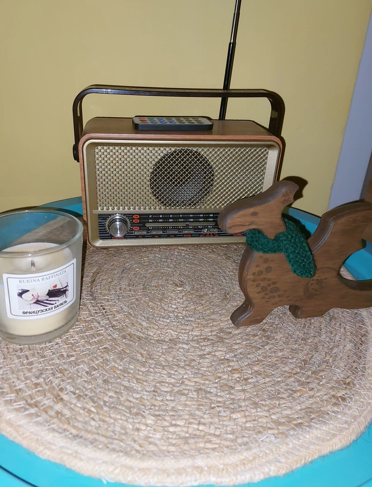 Брали маме в подарок к дню рождения, она теперь слушает свое любимое "радио ретро"