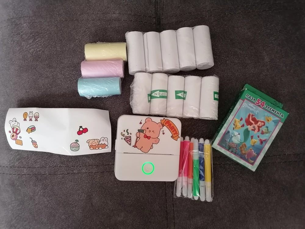 Принтер пришёл целый, без повреждений. Дочке очень понравился, в работе легок, работает от приложения.