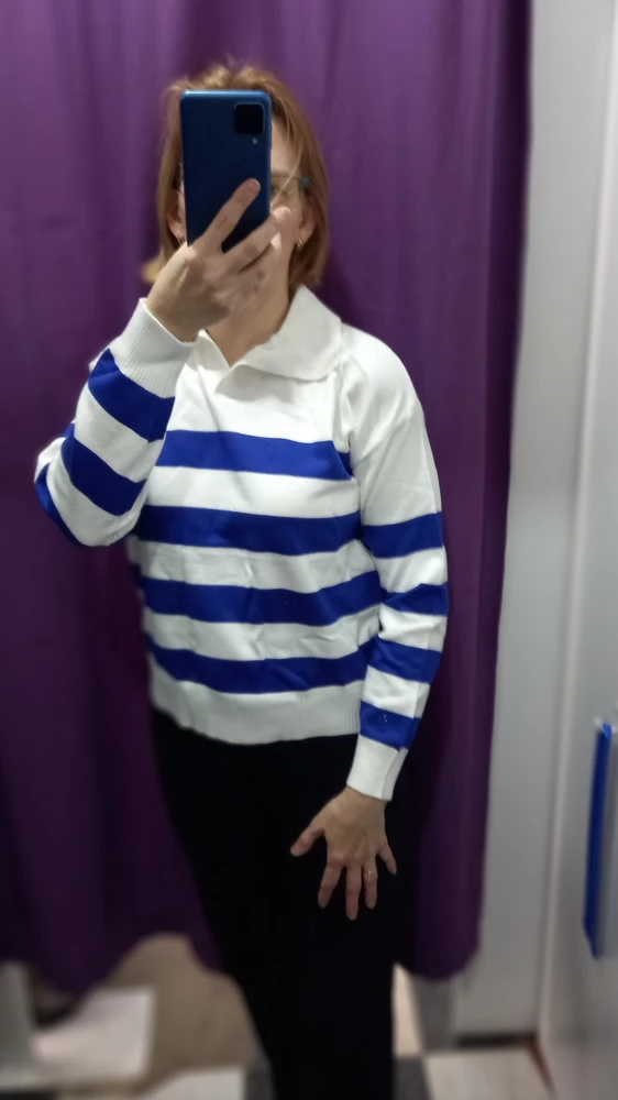 Хороший джемпер, приятный цвет и длина. На ощупь, конечно синтетика, но и цена подходящая. Упаковка тоже оставляет желать лучшего.