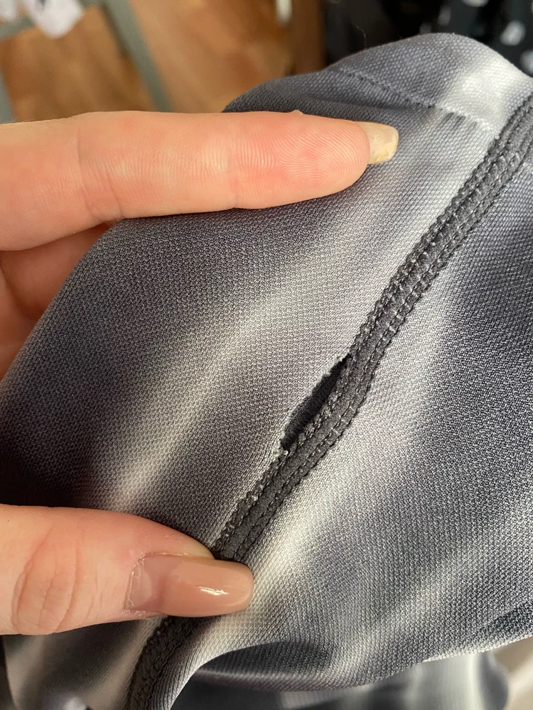 спешила и не проверила в пункте выдачи, а тут такой причтный сюрприз