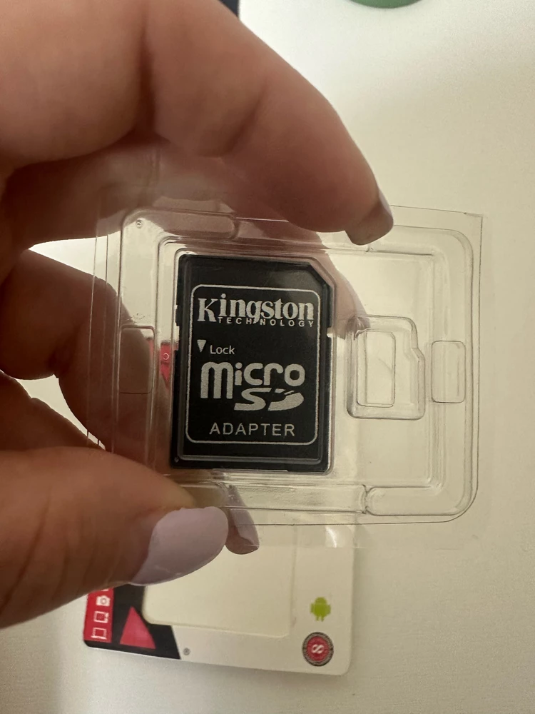 Карты памяти  micro sd 32гб  заказала две шт, не одна из них не работает, и на них содержатся вирусы!!!