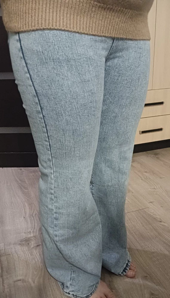 Классные джинсы, сели хорошо, качество отличное, очень довольна покупкой