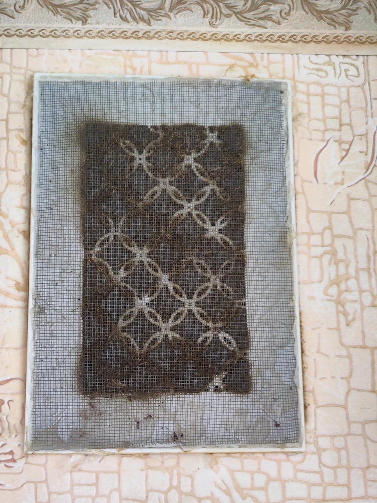 Мне нравится. Да, он не супер мощный, но, труднодоступные места чистит на ура. Я довольна. Отчистила туалет, окно, плитку, кран, в подъезде плитку перед входом в квартиру. Все чистенько.  Очень хорошая вещь, супер помощник.