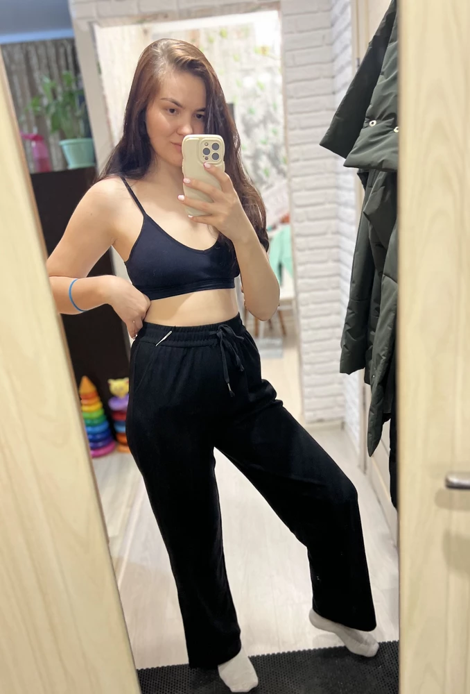 Брюки супер,материал мягкий, типа вельвет, идут в размер, XL думаю и на 50 подойдет, мой рост 175 см