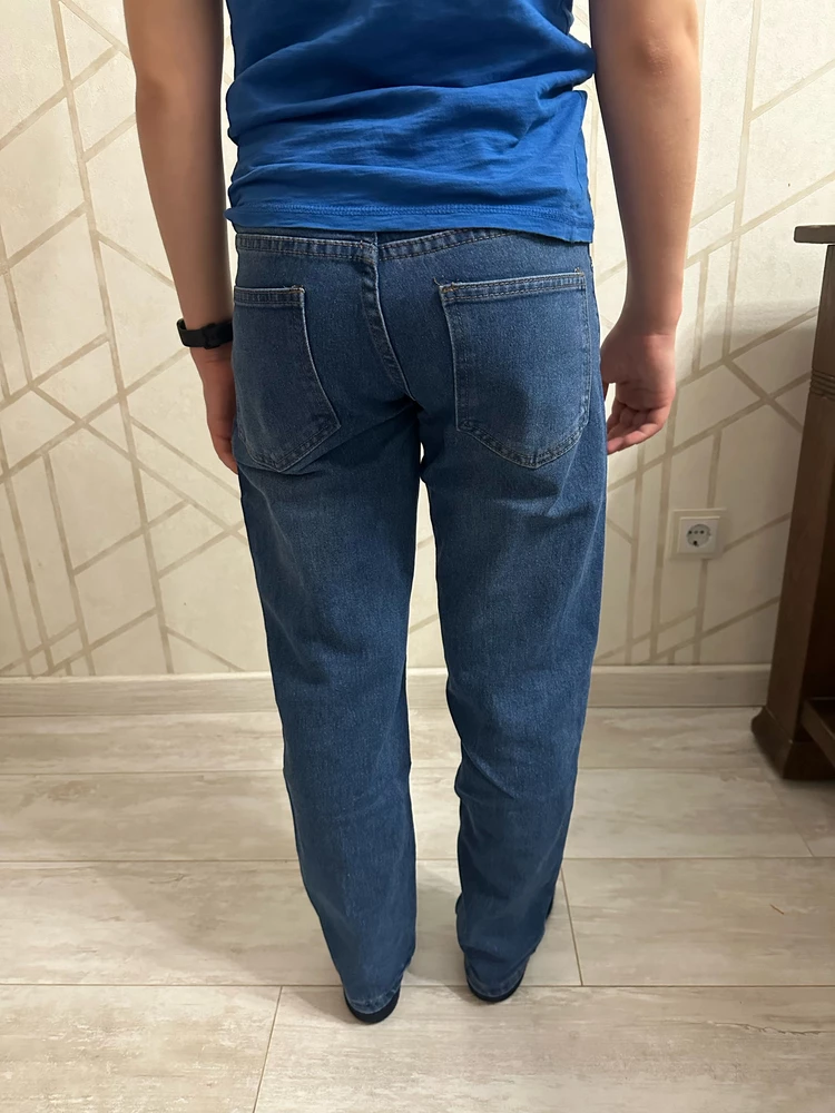 Хорошие джинсы,  на рост 142 мальчика крепыша сели отлично) брали 158.