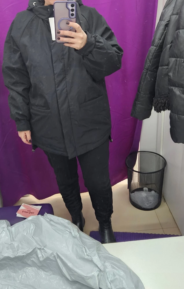 Куртка хорошая но на мне не очень сидит,и на рукавах тугие резинки.