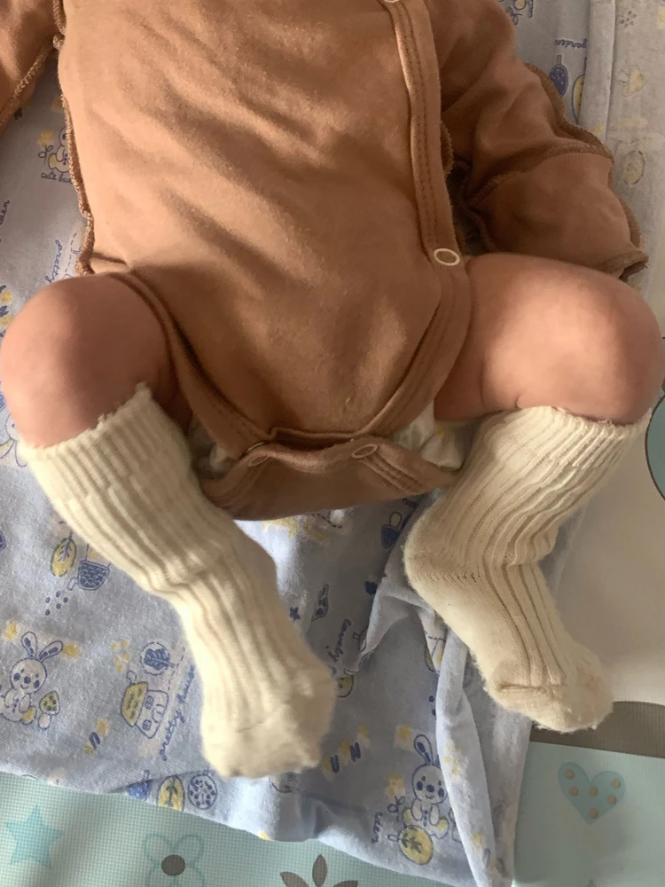 Носочки хорошие. Используем как гольфы 😃
Мягкие, с ножек не сползают