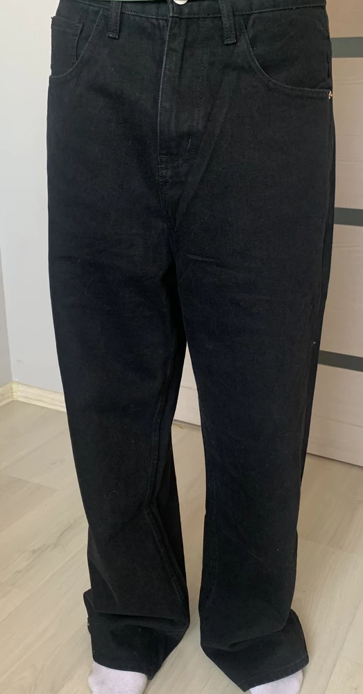 Отоичные джинсы, полностью соответствуют фото продавца! Сын очень доволен!