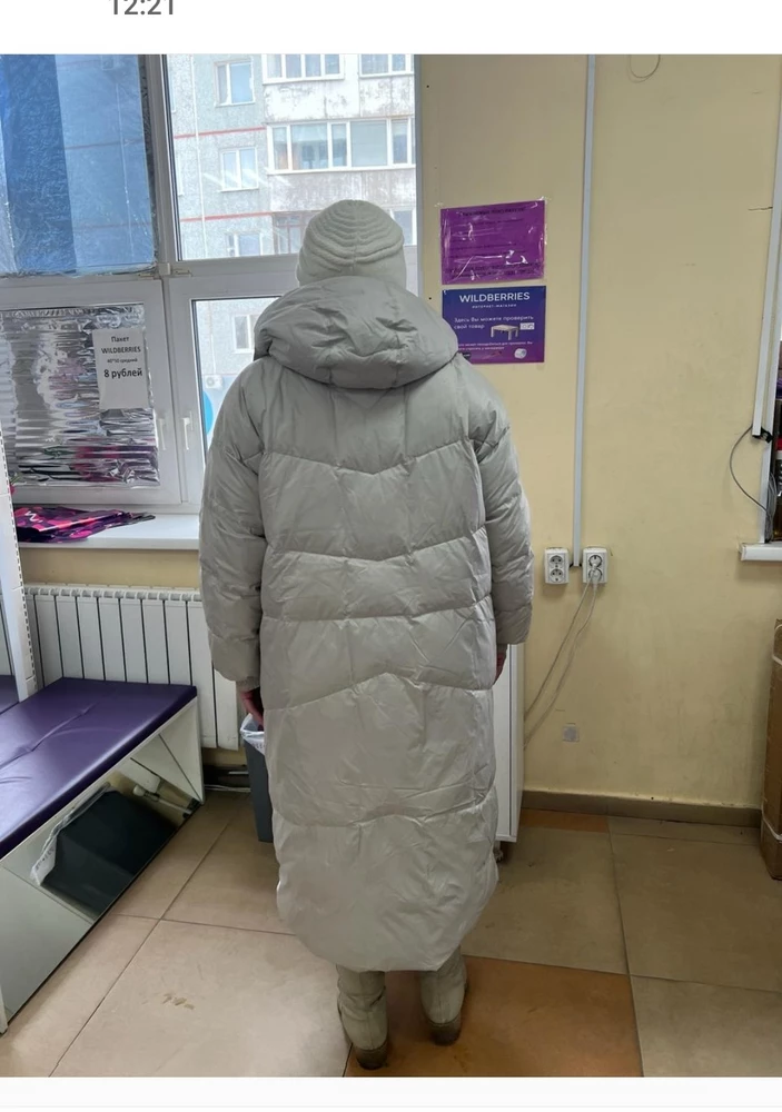 Заказывала маме на размер 52-54 L и XL. L был немного тесноват, XL сел немного свободно. Решили оставить XL. Пальто на не холодную зиму и демисезон, как и указано в характеристиках. Хорошее качество, удачная модель, очень красивый цвет.