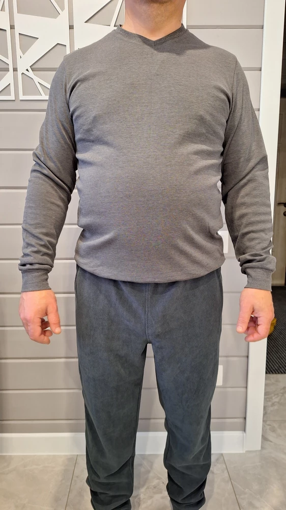 Джемпер очень понравился, качество отличное. По размеру все подошло. Прошито ровно и аккуратно.