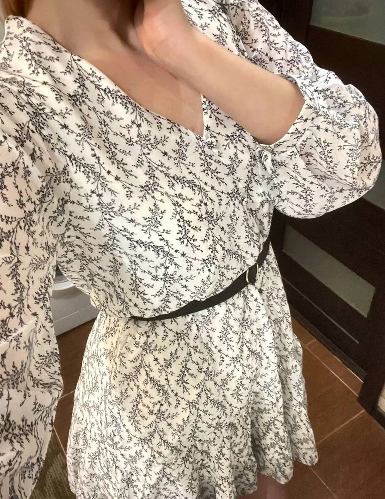 Отличное платье, легкое, красивое, хорошо пошито. На лето думаю отличное, воздушное. За такие деньги просто подарок!