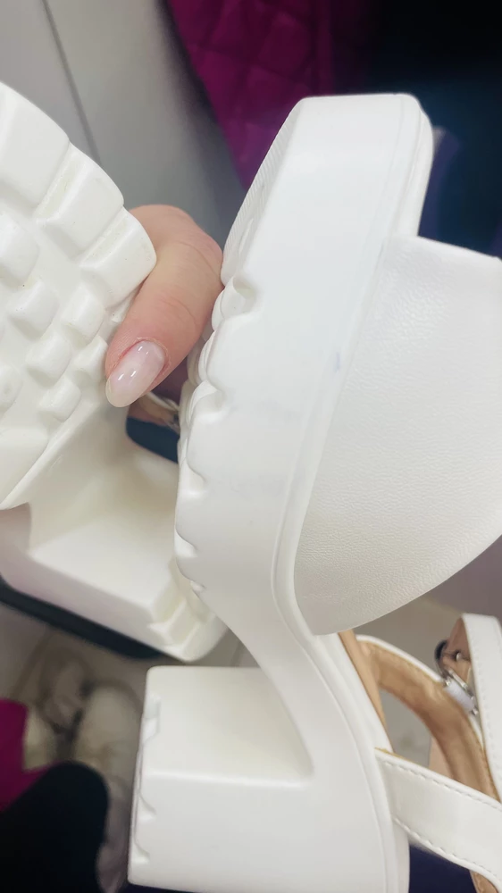 очень милые, мягкие, соответствуют размерной сетке. НО ОТКАЗ по причине, что на подошве какие то синие разводы, которые салфеткой даже не оттираются.  
перезаказала, надеюсь другие будут чистые