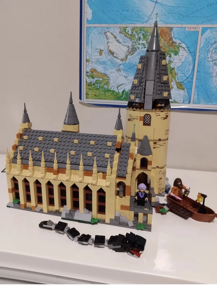 Хороший конструктор аналог Lego. Качество и сборка супер, набором довольны. Ребенку было несложно собирать самому