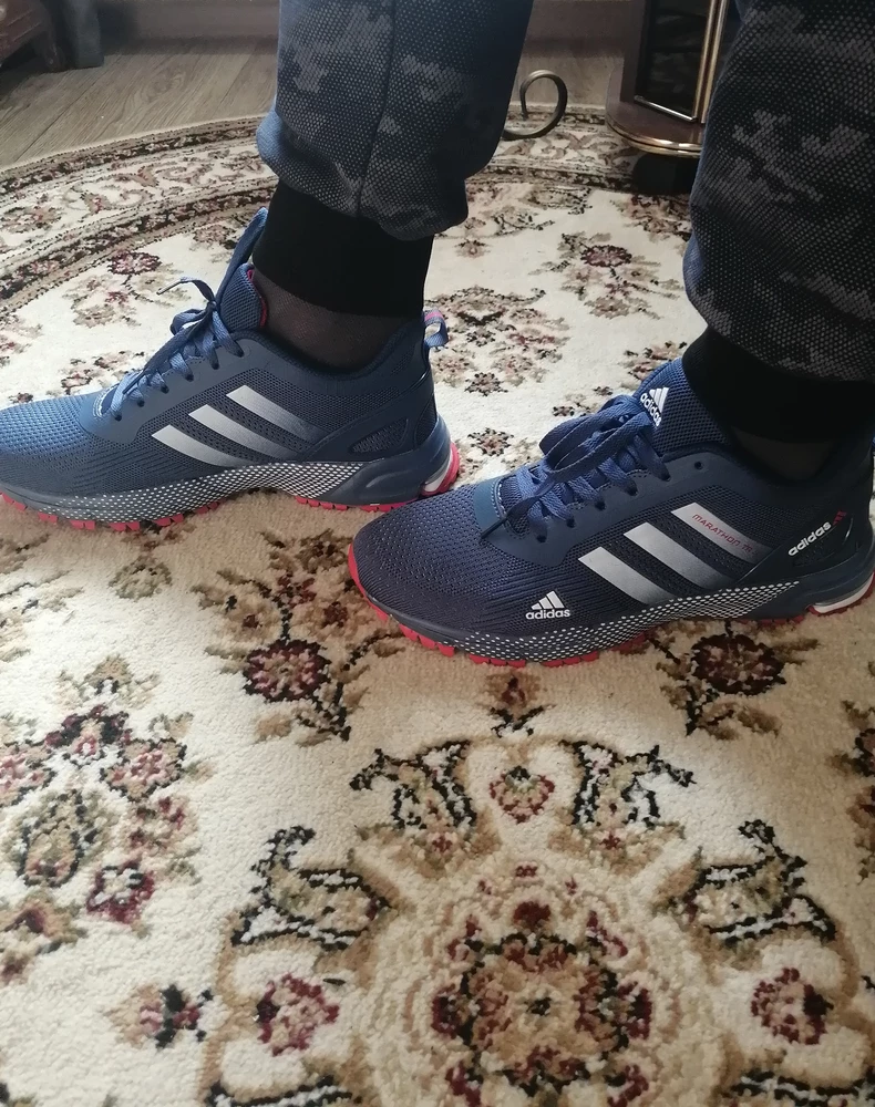 Мужу понравились, на 45 взял 46. Лёгкие, удобные