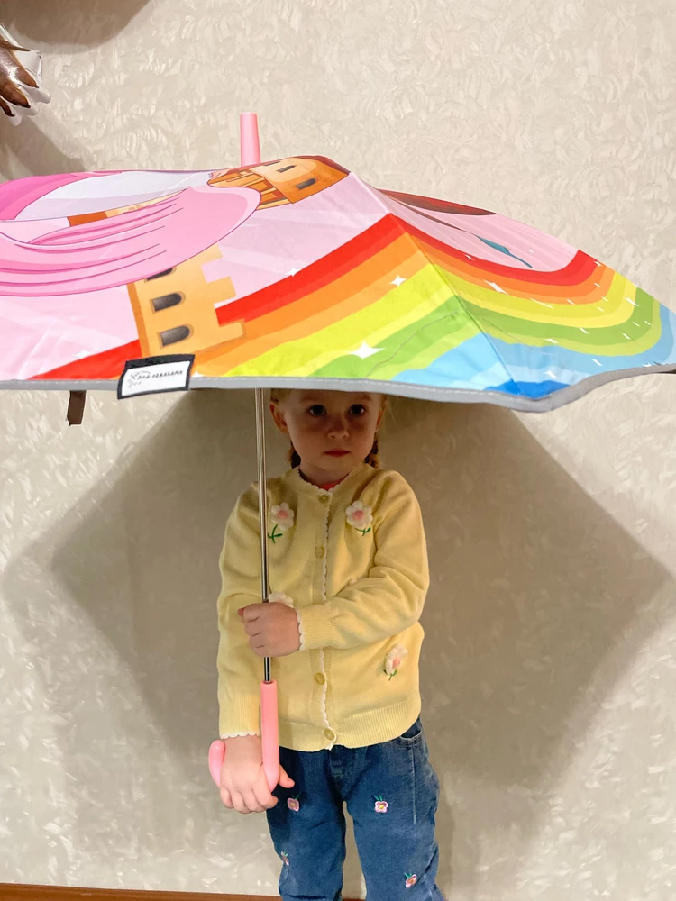 Отличный зонтик для детей, а главное безопасный. Принт яркий, дочь довольна👍