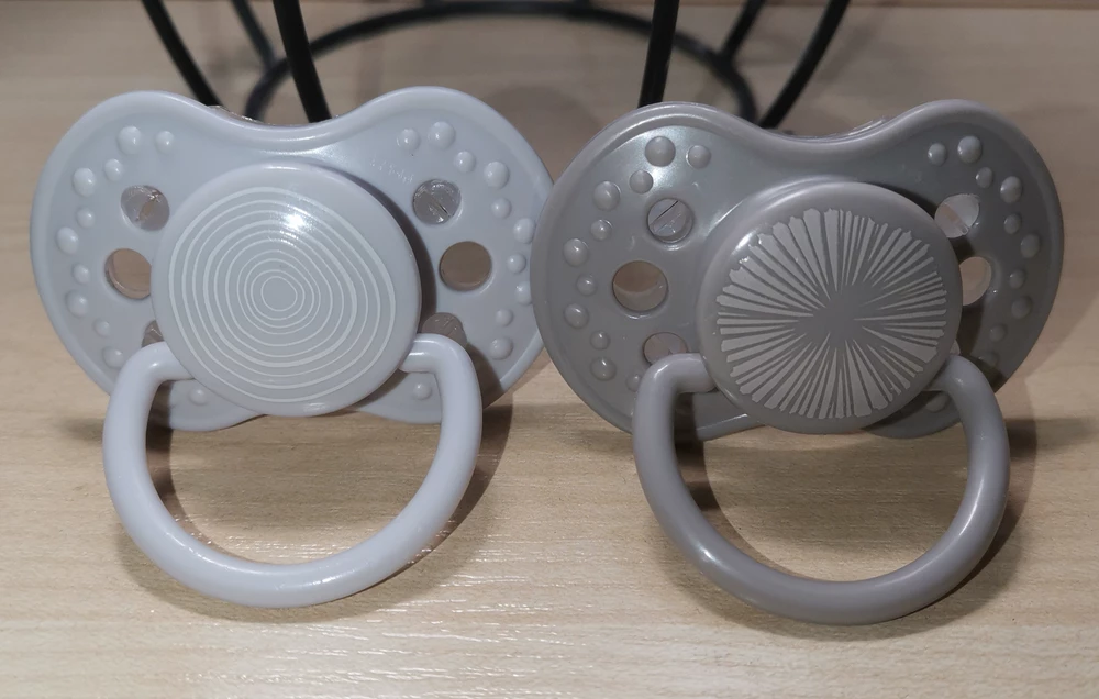 Пришли совсем других цветов