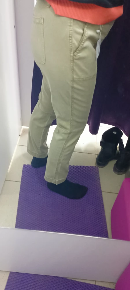 Штаны по качеству просто огонь.но оказались большими,хотя выбирала по таблице .больше их нет.. талия 92- попа 110,так что кто побольше немного- смело заказывайте,скоро появятся,пришлось отдать(((