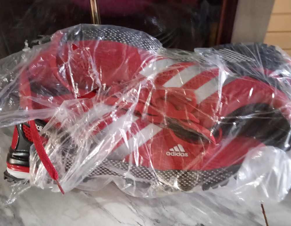 Вот в такой упаковке доставлено. Где уважение к покупателю? Отказ. Не подошёл размер.