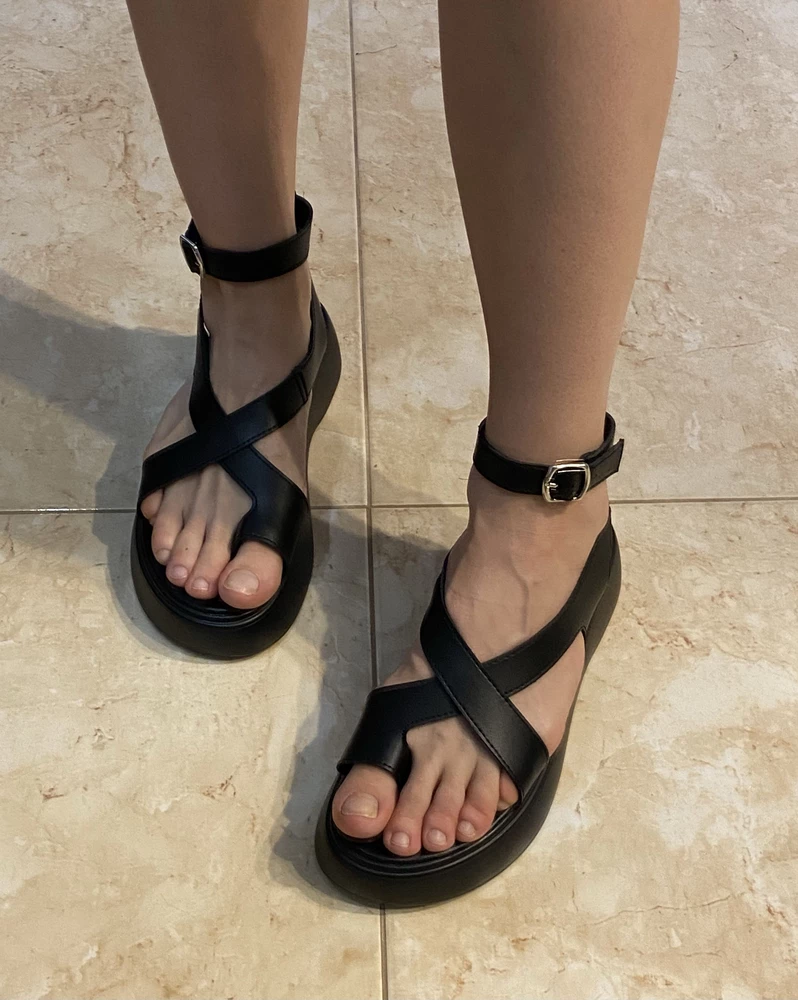 Босоножки понравились! Легкие, стильные! Надеюсь и по качеству не подведут.