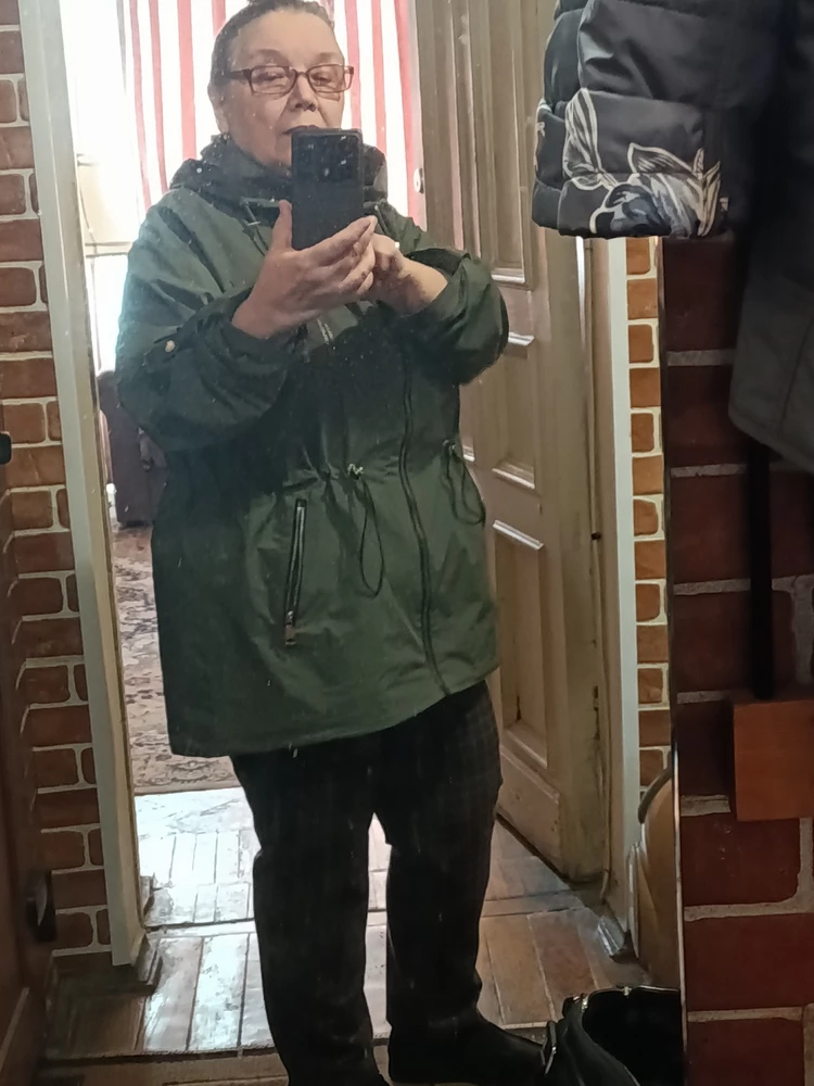 Ветровка понравилась. Размер подошёл. Сидит удобно. Качественная фурнитура .СПАСИБО.