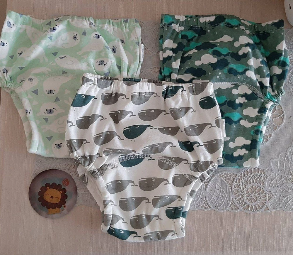Трусики многослойные отличного качества, не протекают, хорошо упакованы,  плюс был подарок внутри, наклейка для приучения к горшку 👍 рекомендую !)