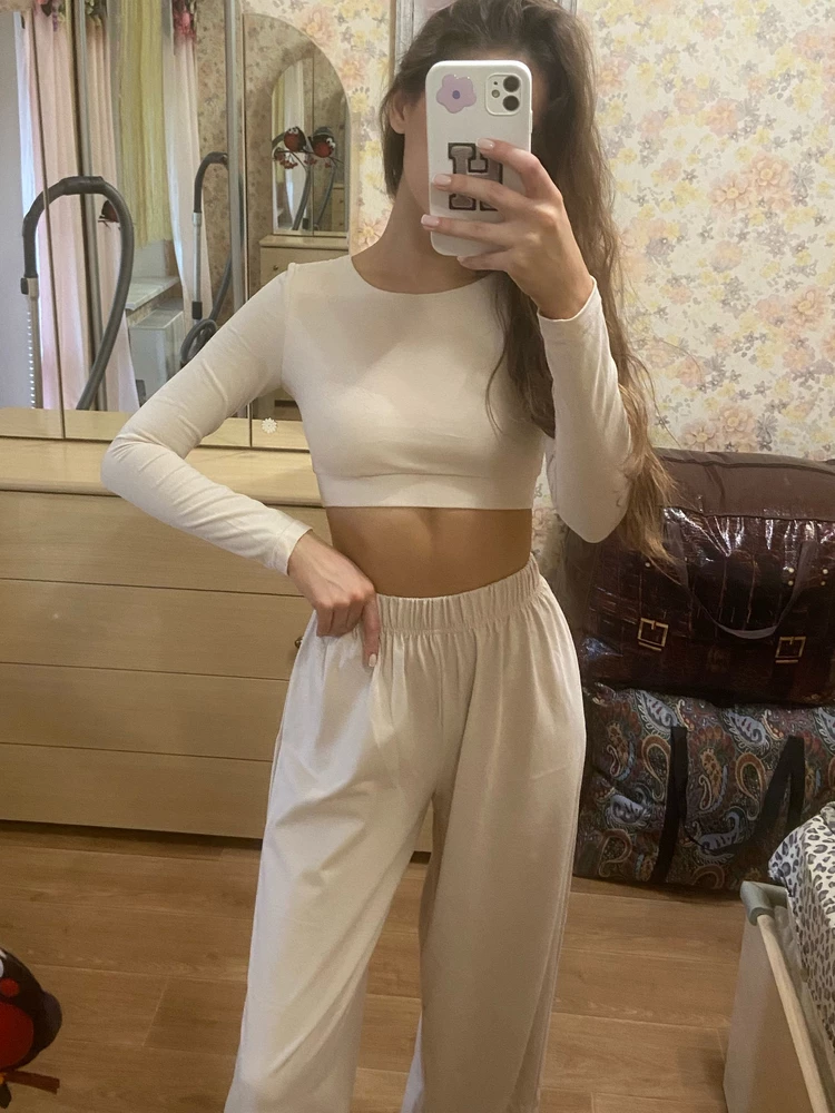 Он идеален😍 ткань безумно приятная, сколько заказываю на вб, такого качества ни разу не встречала, спасибо большое продавцу!