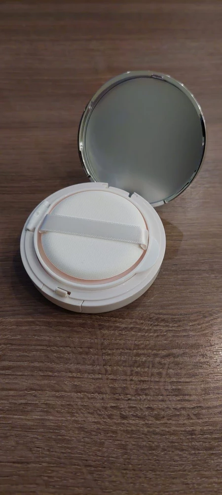 Удобный футляр, спасибо! Сменная пенка сразу пригодилась, с первой не получилось)) нужная вещь в косметичке