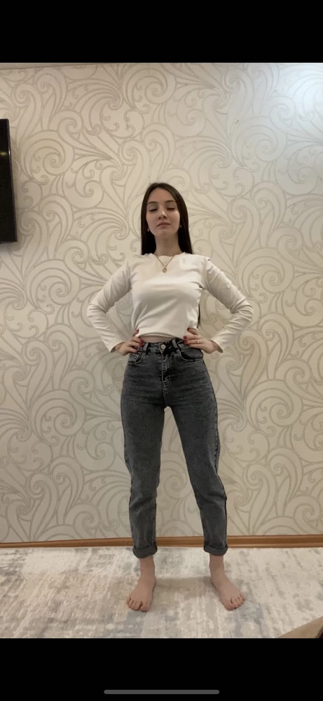 Джинсы очень классные🔥🔥🔥
Размер в размер, идеальная высокая посадка
Очень удобные
Ношу не снимая 😍 обязательно закажу у вас еще другую модель
