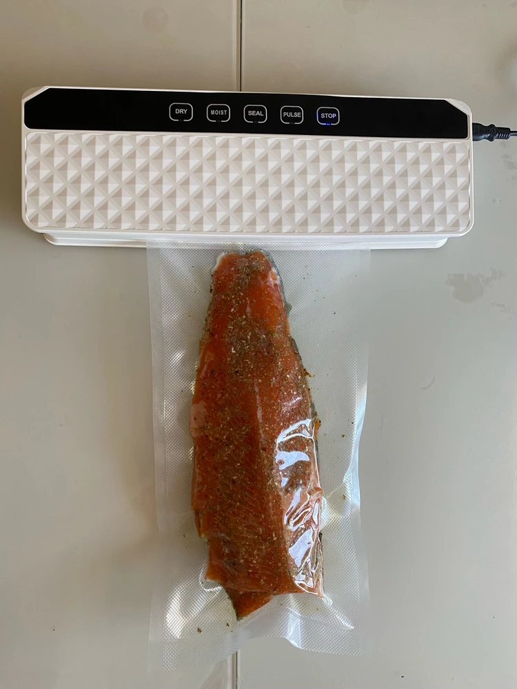 Хороший ваккум ,все работает отлично😊 , всем довольна , спасибо большое🫶🏻 , к покупке советую👍