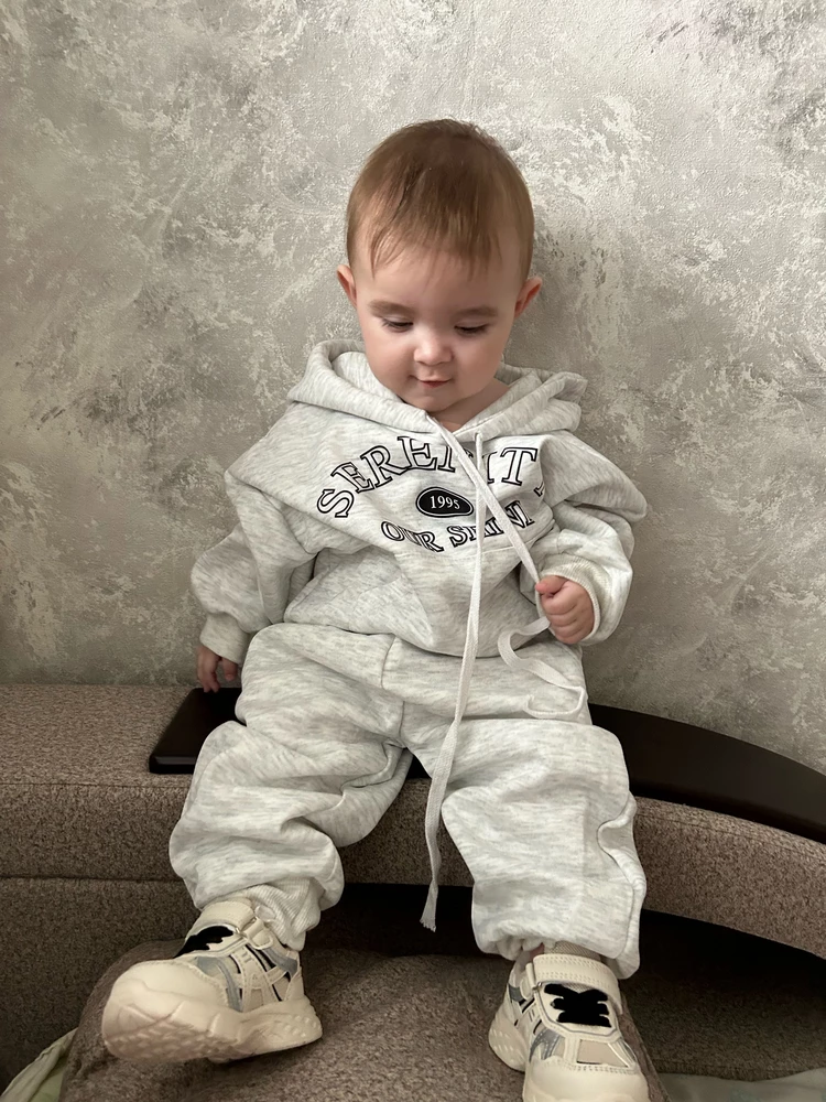 Костюм норм, но вопрос касательно размера. Как по мне, слишком оверсайз🤷‍♀️