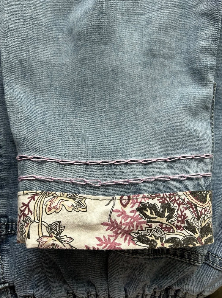 Замечательные штаны.Материал лёгкий:на лето.На рост 168 до щиколотки(коротковаты)-длину нарастила в стиле пэчворк.34 размер на 54-56 отлично сел.