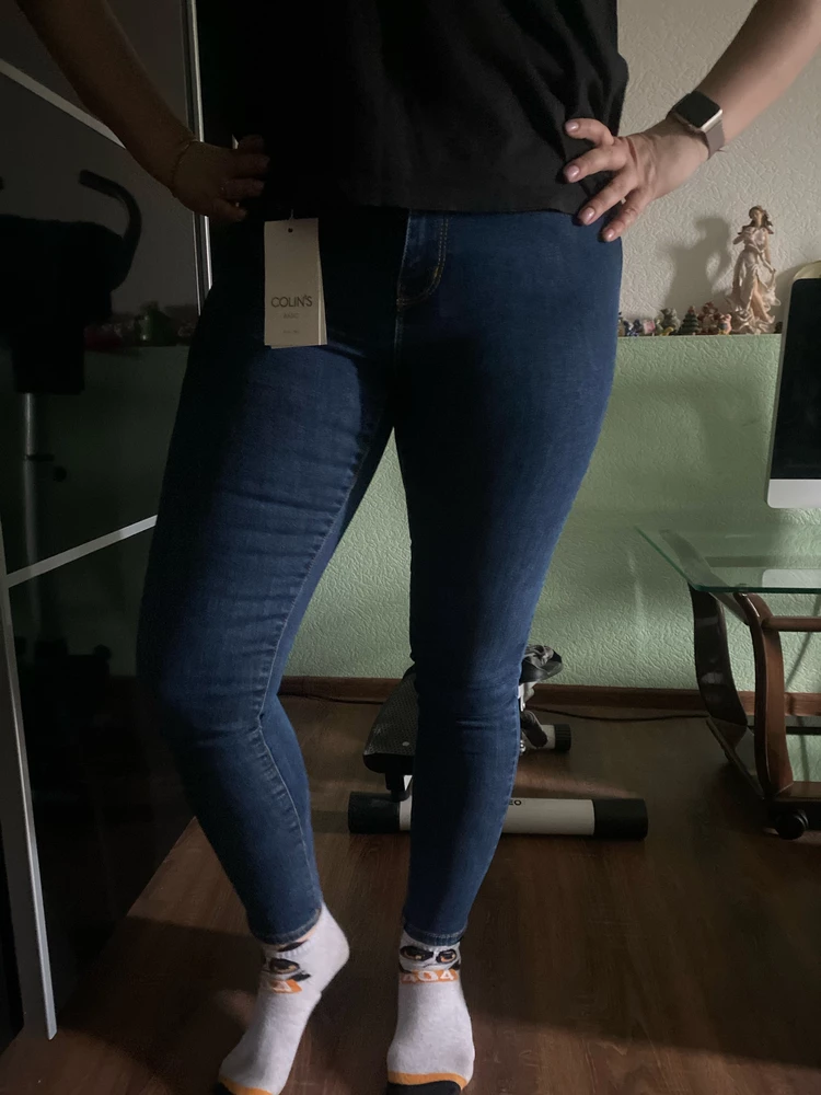 Джинцы просто бомба!!Сели как влетые ,брала размер 31/32.Качество отличное не разбираюсь но похожи на оригинал😊