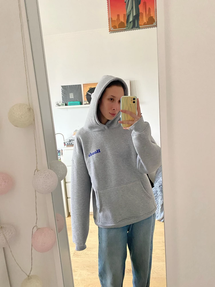 Супер худи, приятное к телу!☺️
Такие вещи беру обычно на размер больше своего, чувствую себя комфортнее и уютнее как-то:)