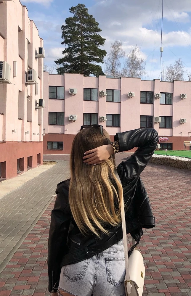 Качество отличное, но сильно маломерит. 52 размер на дочку 44-46 подошёл