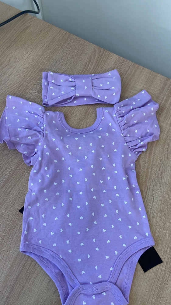 Очень красивый ,и качественный .На фото цвет темнее,в живую нежный цвет .Всем советую🔥