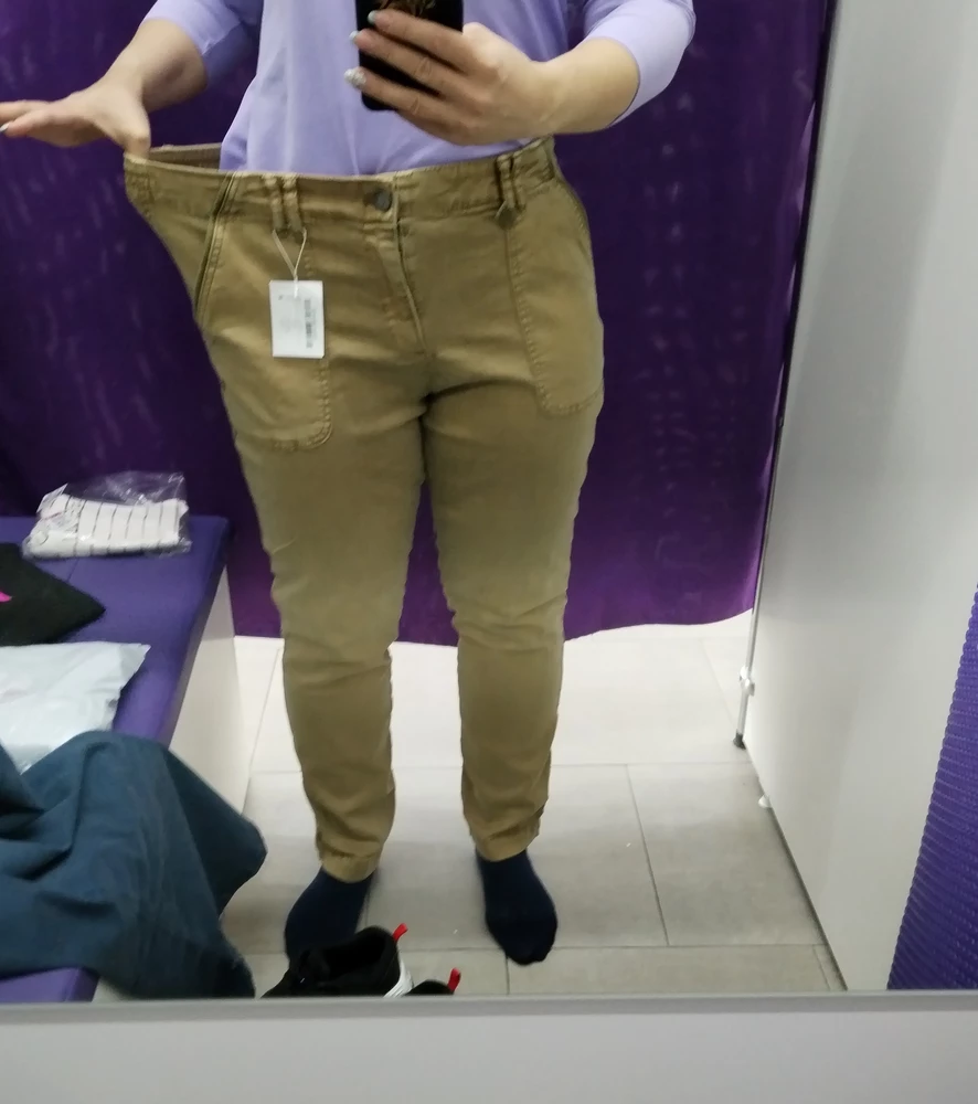 Качество материала и пошив мне очень понравились, но модель очень странная. К сожалению, отказ.