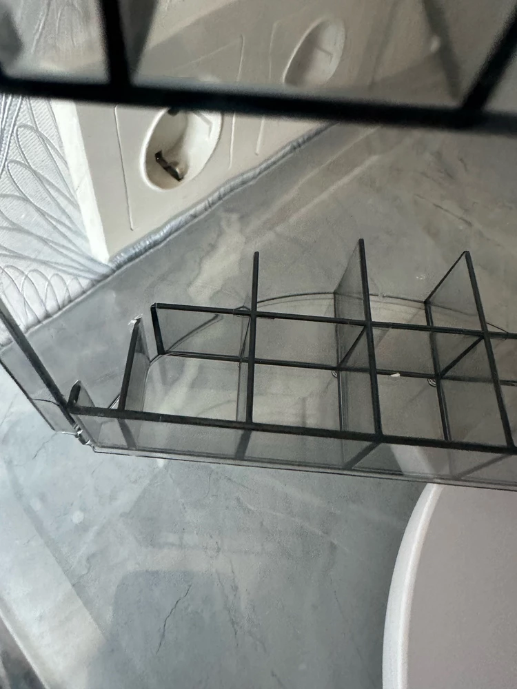 Сломанный отсек.. еще и за 2035 руб