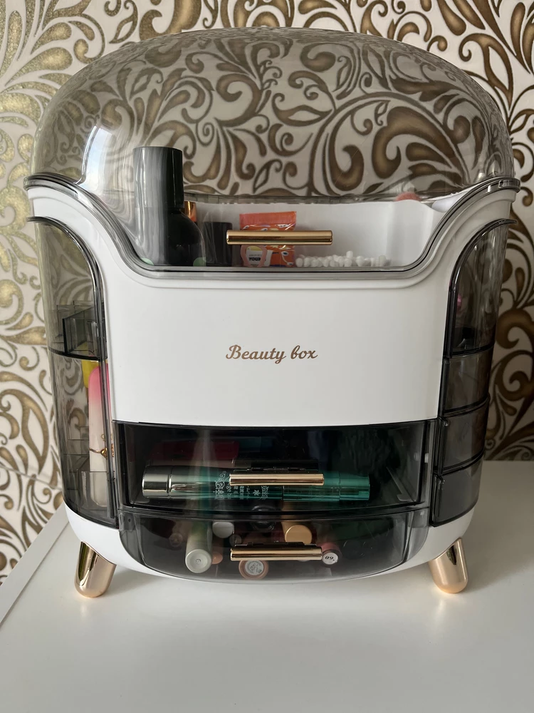 Очень классный , вместительный , дочь в восторге ) Наконец то косметика не раскидана по углам и полкам 😄😁😂