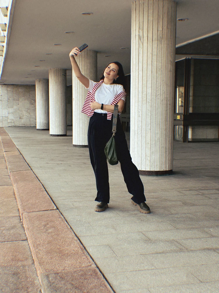 Очень классные брюки! Это уже мои 3 от этого бренда) Качество всегда на высоте! 😍 Носить можно со всем на свете, удобные и красивые!)