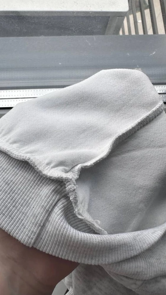 Хорошая ткань, и сам костюмчик просто супер! Советую!