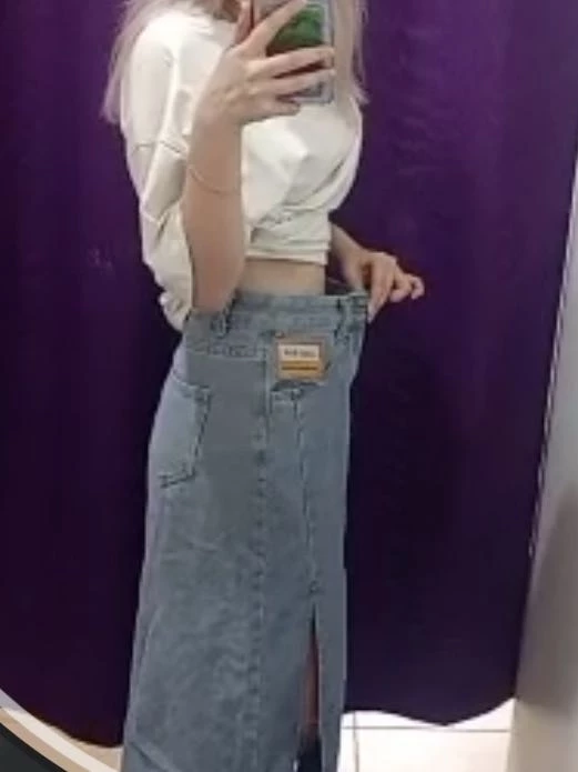 Заказывали самыц маленький размер, но все равно не подошло. Разочаровались очень. Сама юбка и ткань очень хороши.