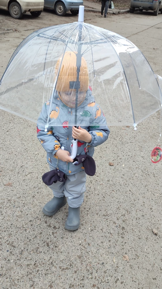 Нам повезло, зонтик пришел без дефектов, правда для ребенка 2,10 лет великоват