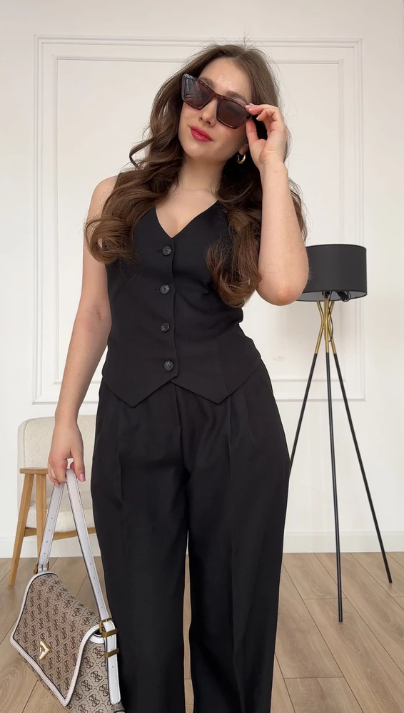 Жилетка очень классная, качество просто супер! На параметры 89/60/90 44 размер сел идеально)