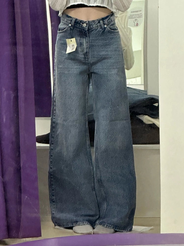 Они просто идеальные, цвет и качество за такую цену очень дрстойные, но что с размерами?(( На фото самый маленький 34 и джинсы велики хотя я не настолько худая.. Надеюсь будут еще поставки от продавца 🙏🏻🙏🏻🙏🏻🙏🏻