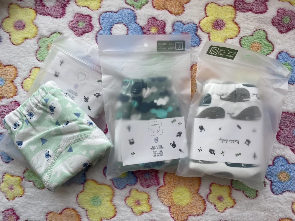 Трусики хорошие, размер подошел, качество отличное. За наклейку отдельное спасибо, дочка в восторге! Закажу ещё