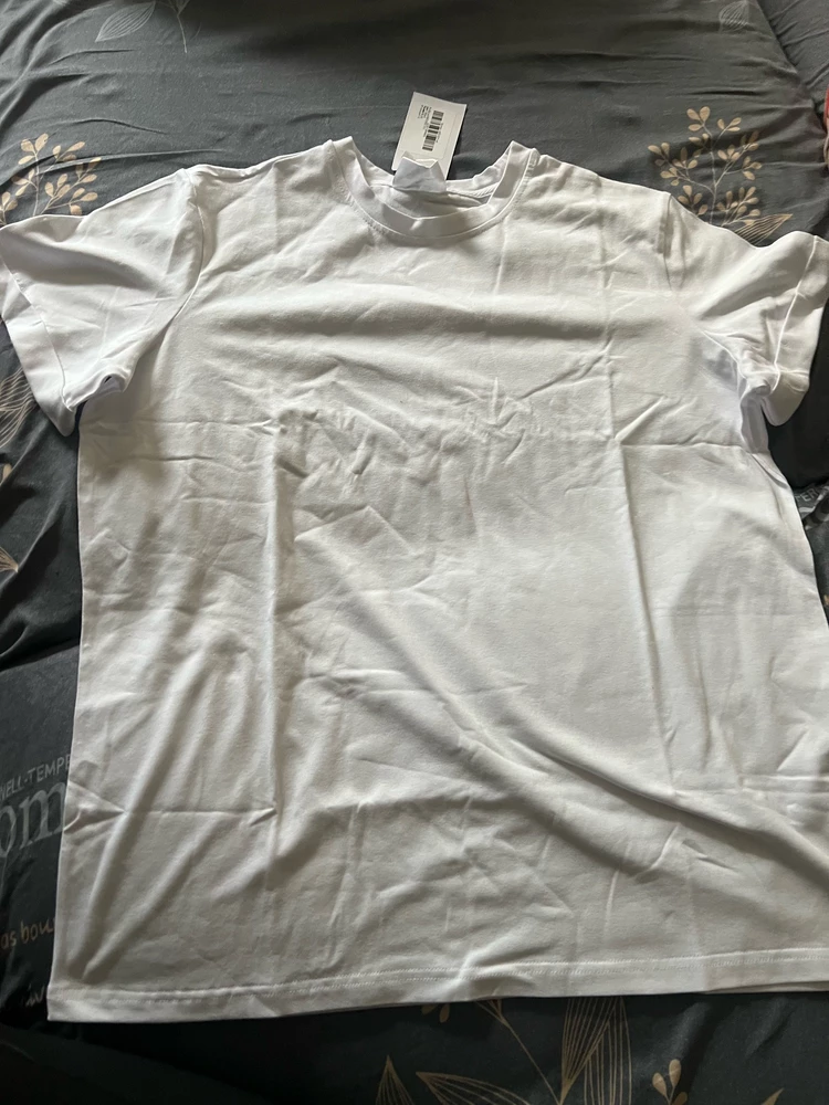 Красивая и качественная футболка , рекомендую 👍