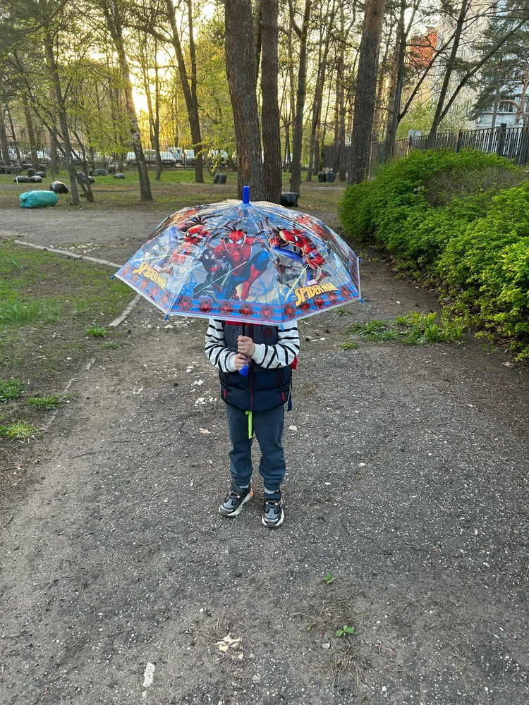 Отличный зонтик) ребенку очень понравился, любит человека паука) сам зонт прочный, качественно сделан